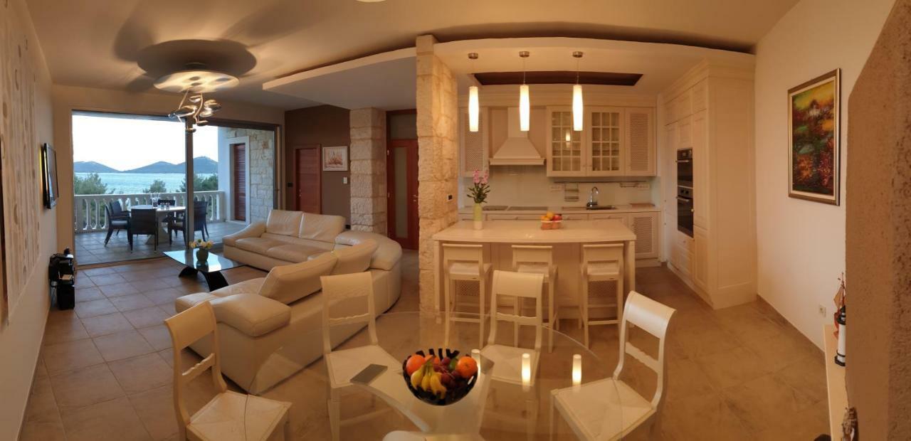 Sea'S The Day Villa Drage Exterior photo